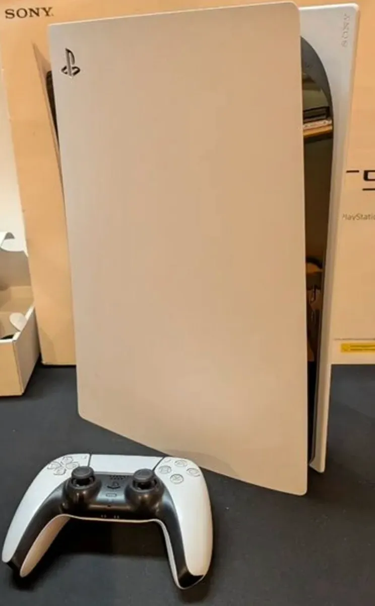 Sony PlayStation 5 825GB White Disc version - Image 3