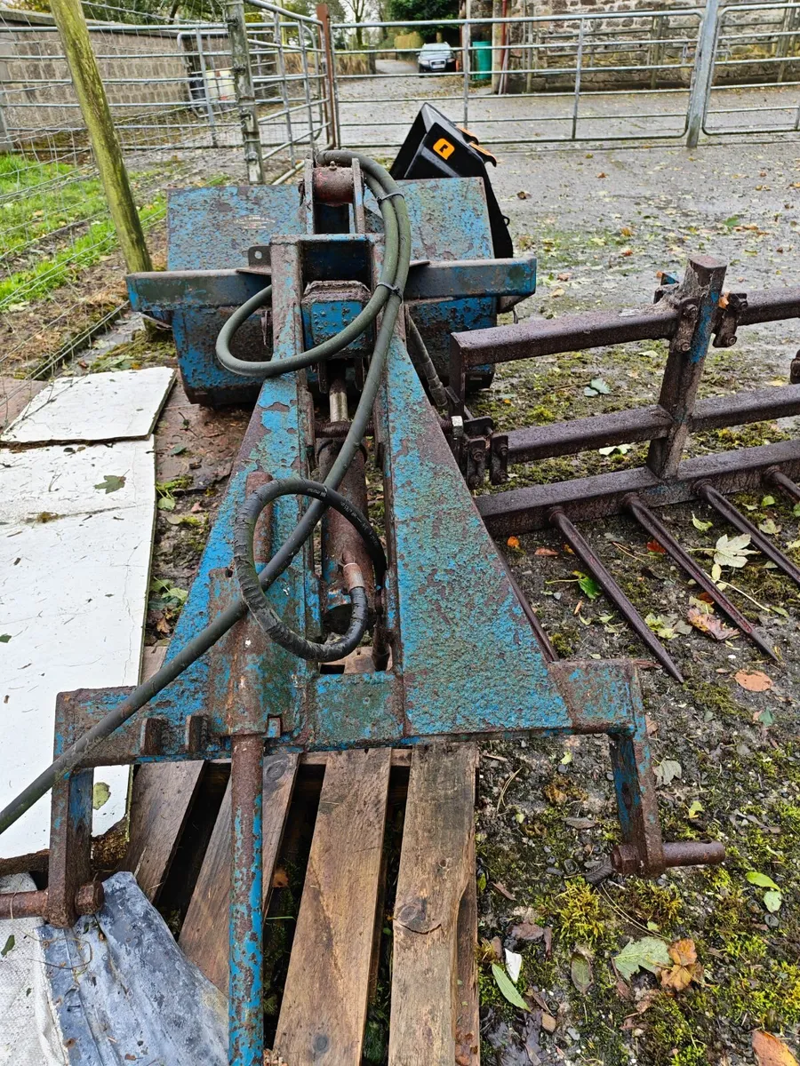 Back end loader - Image 1