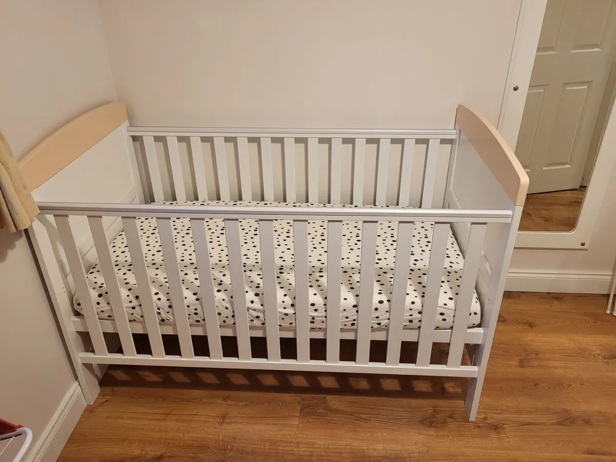 Cotbed - Image 1