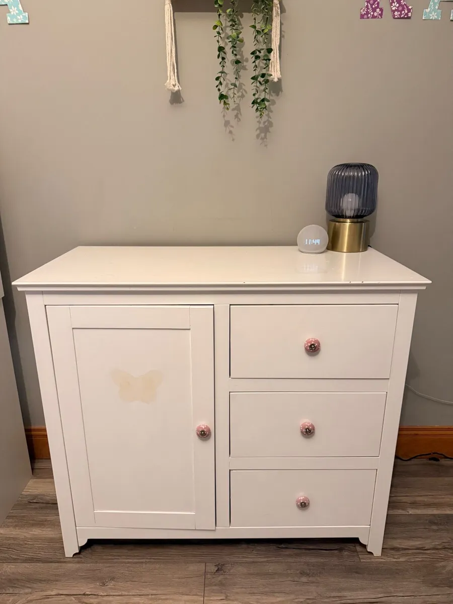Chest of Drawers