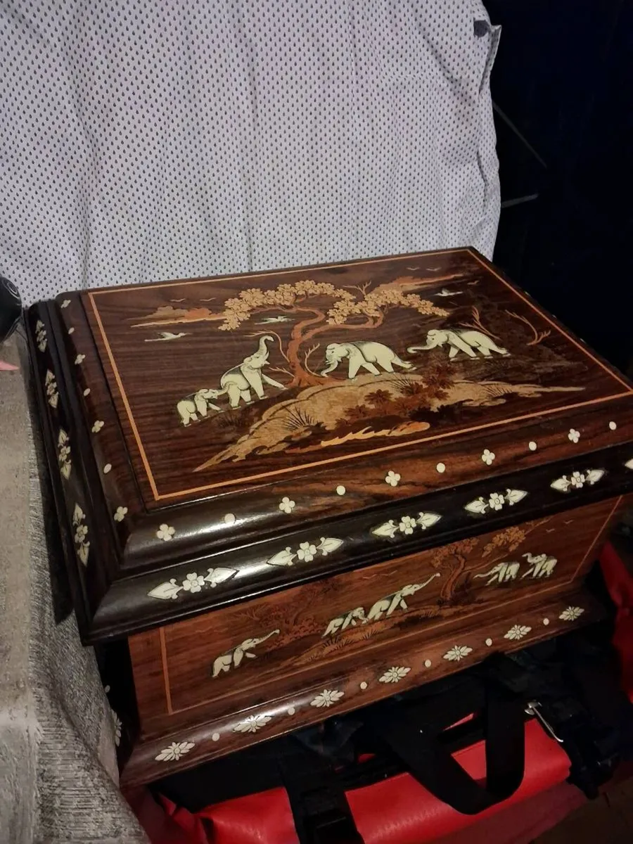 Collectibles - Image 3