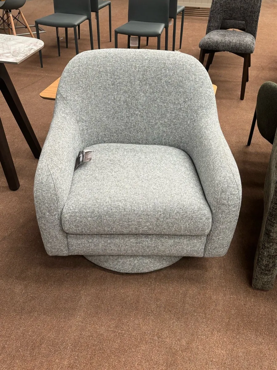Beautiful selection chairs, warehouse clearance - Image 1