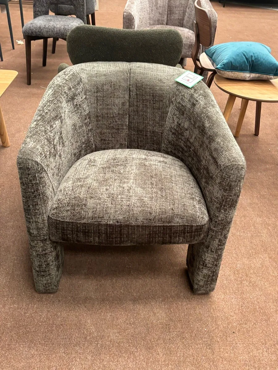 Beautiful selection chairs, warehouse clearance - Image 2