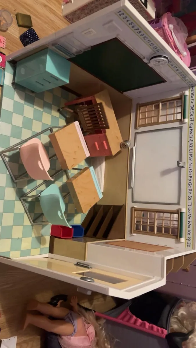 Toys - Image 3