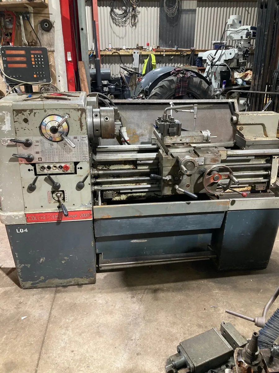 Colchester triumph 2000 lathe - Image 1