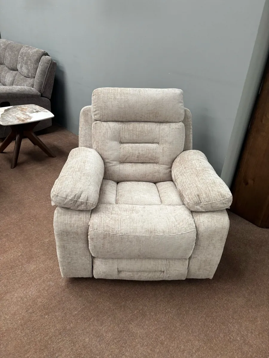 Selection of reclining chairs warehouse clearance - Image 2