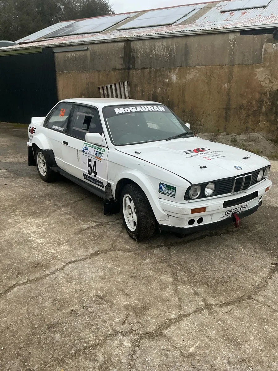 BMW e30 - Image 1