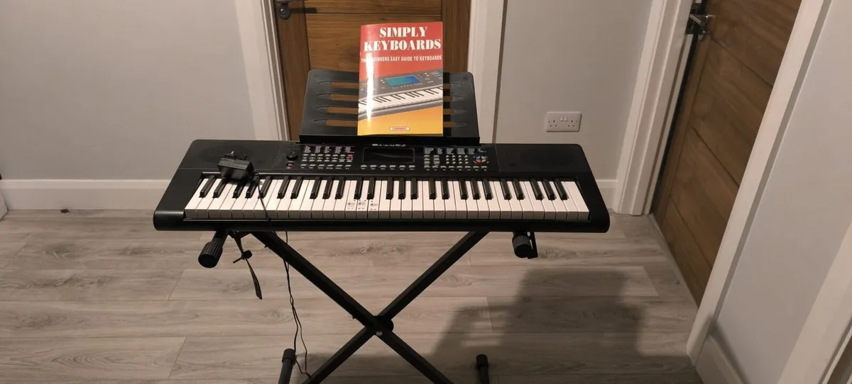 Electric keyboard - Image 1