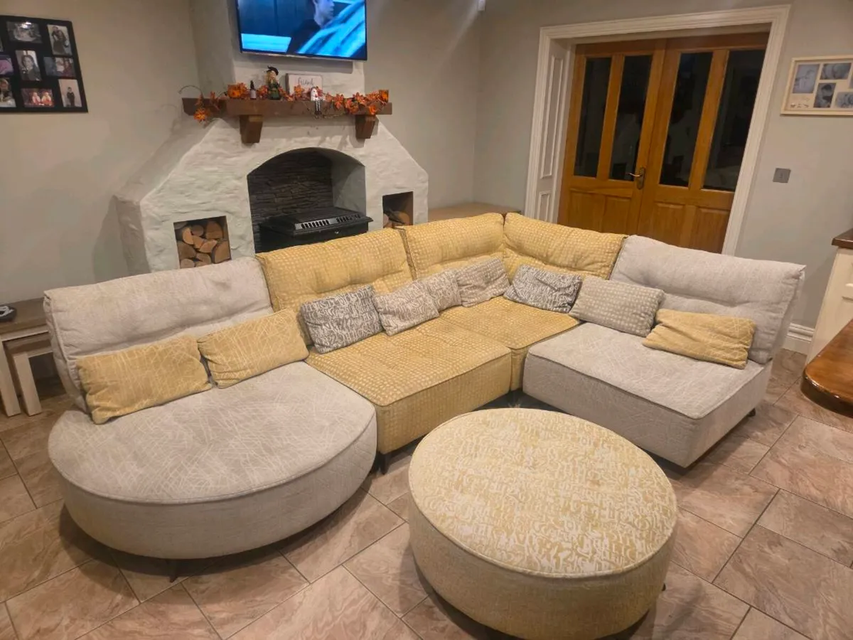 Fama couch - Image 1
