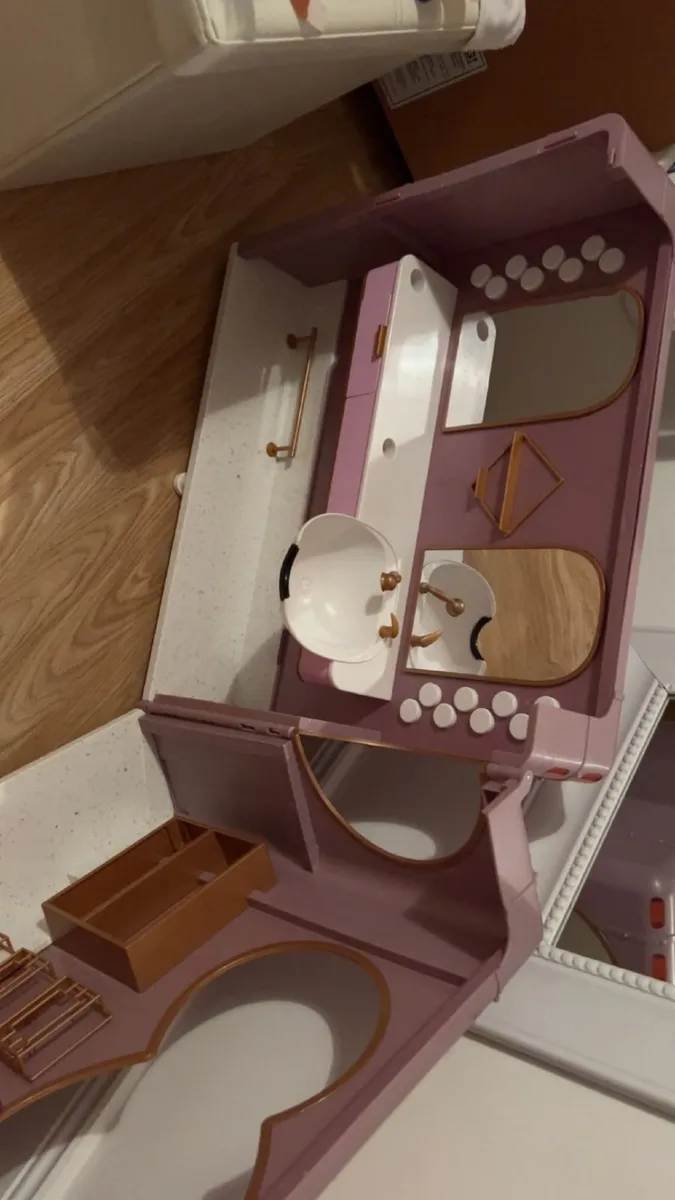 Toys - Image 1