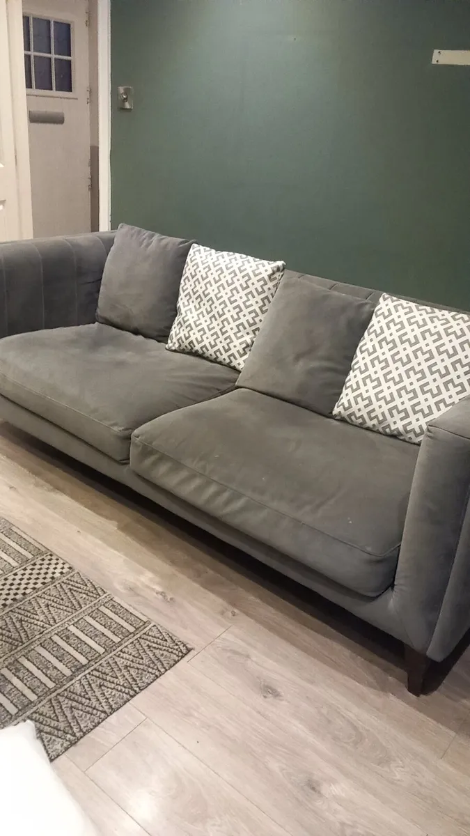 Couch - Image 4