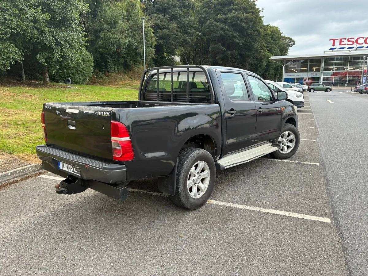 Toyota Hilux 2.5 *** NEW CHASSIS*** - Image 4