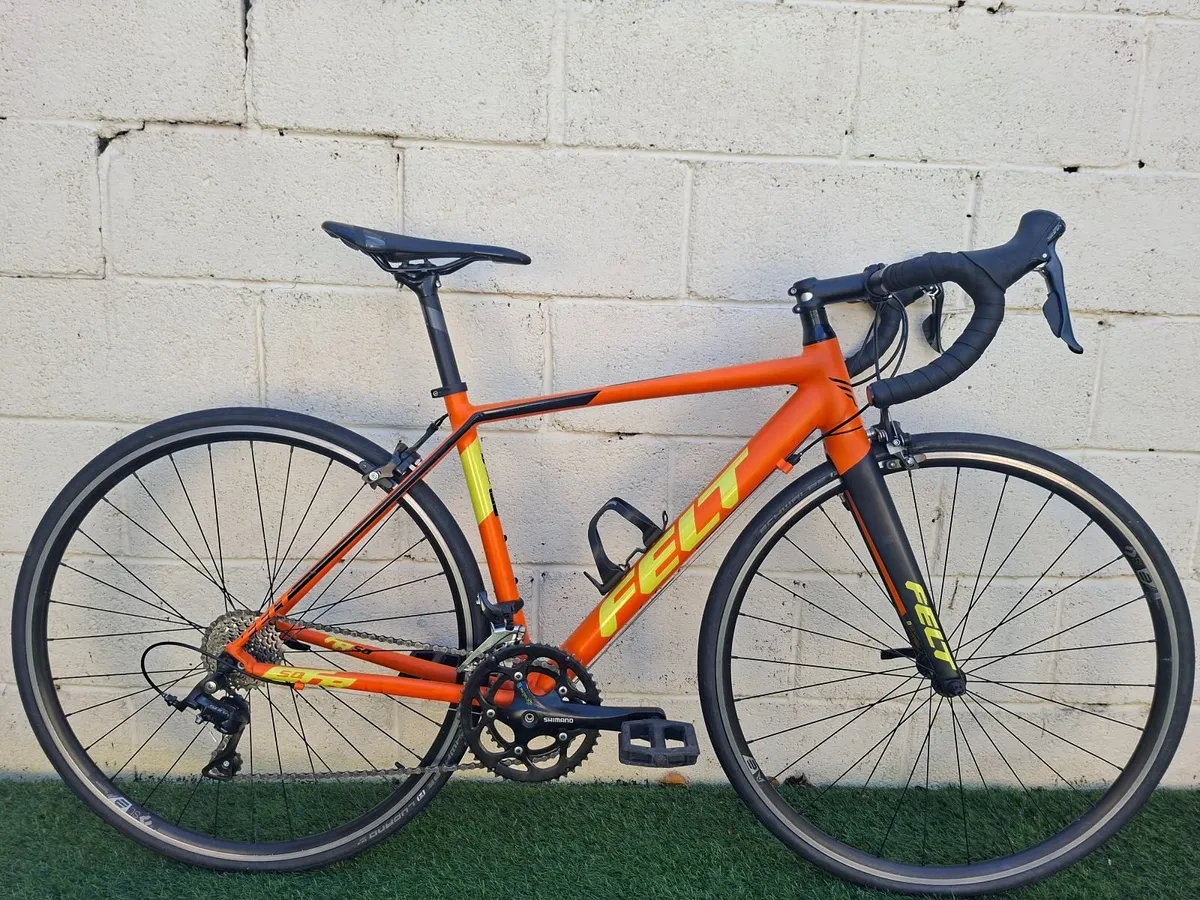 Felt FR 50 Carbon Fork/Aluminium Frame Road Bike - Image 1