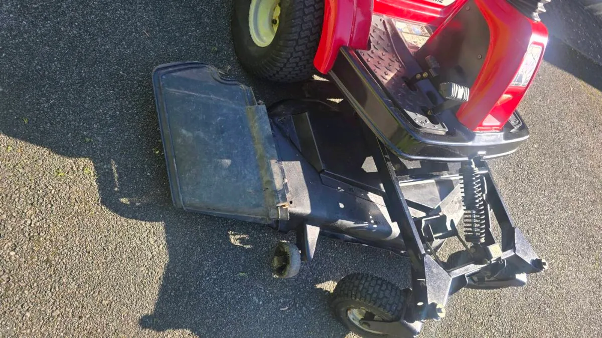 50" Massey Ferguson zero turn - Image 4