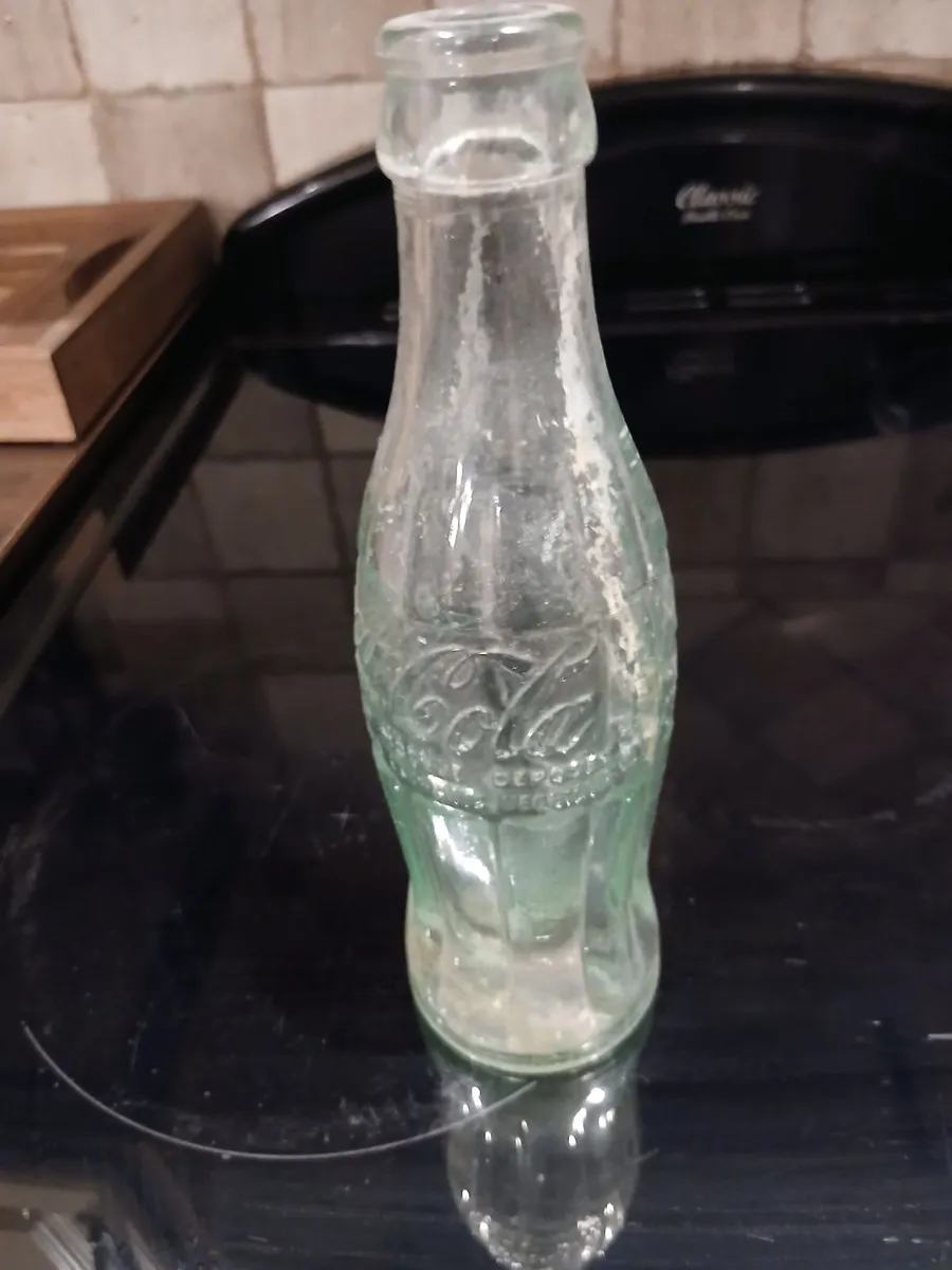 Vintage Coca Cola Bottle - Image 2