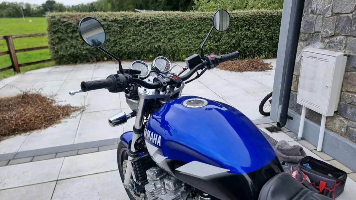 Yamaha XJR1300sp - Image 2