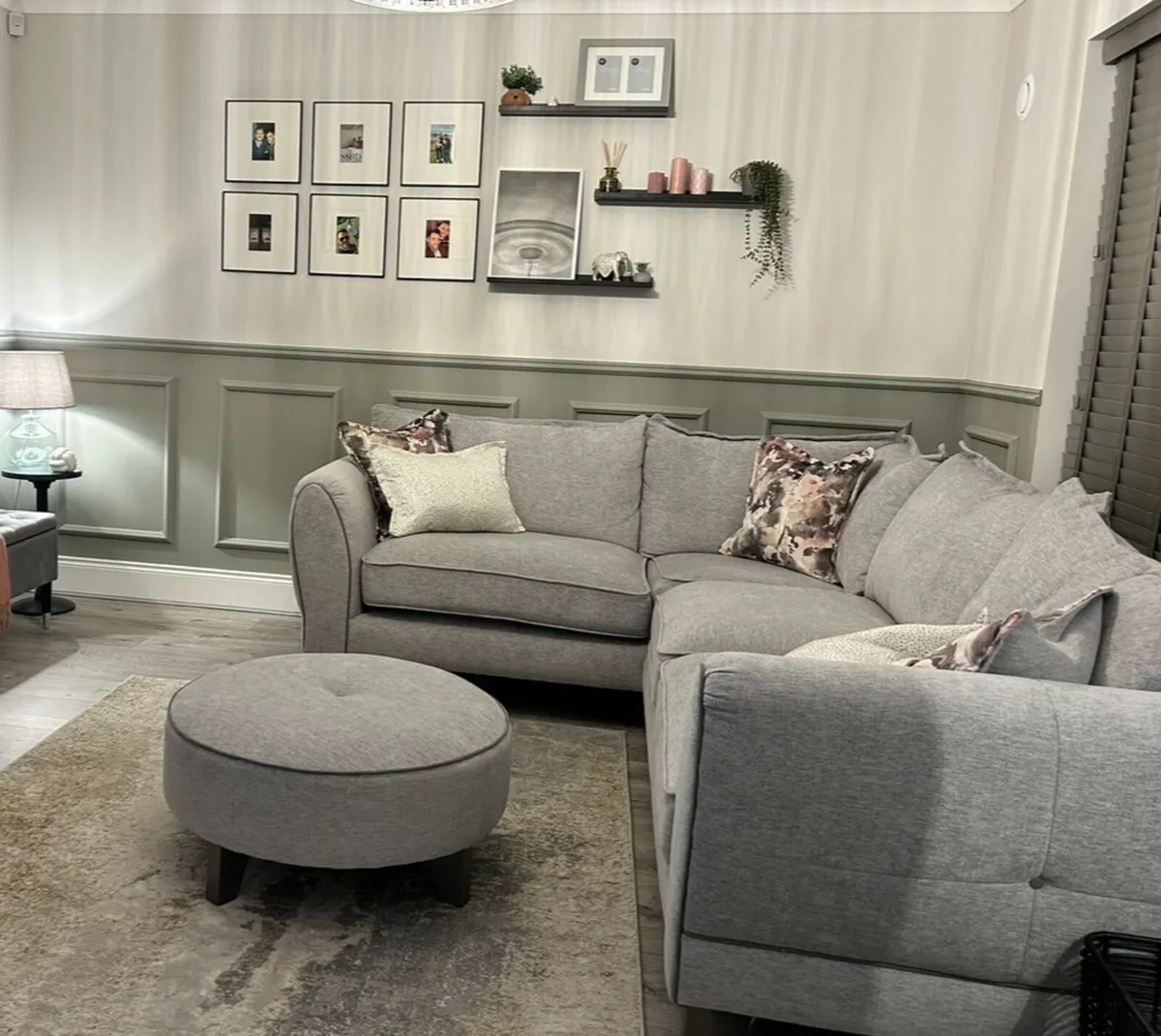 Corner Couch with matching footstool - Image 2
