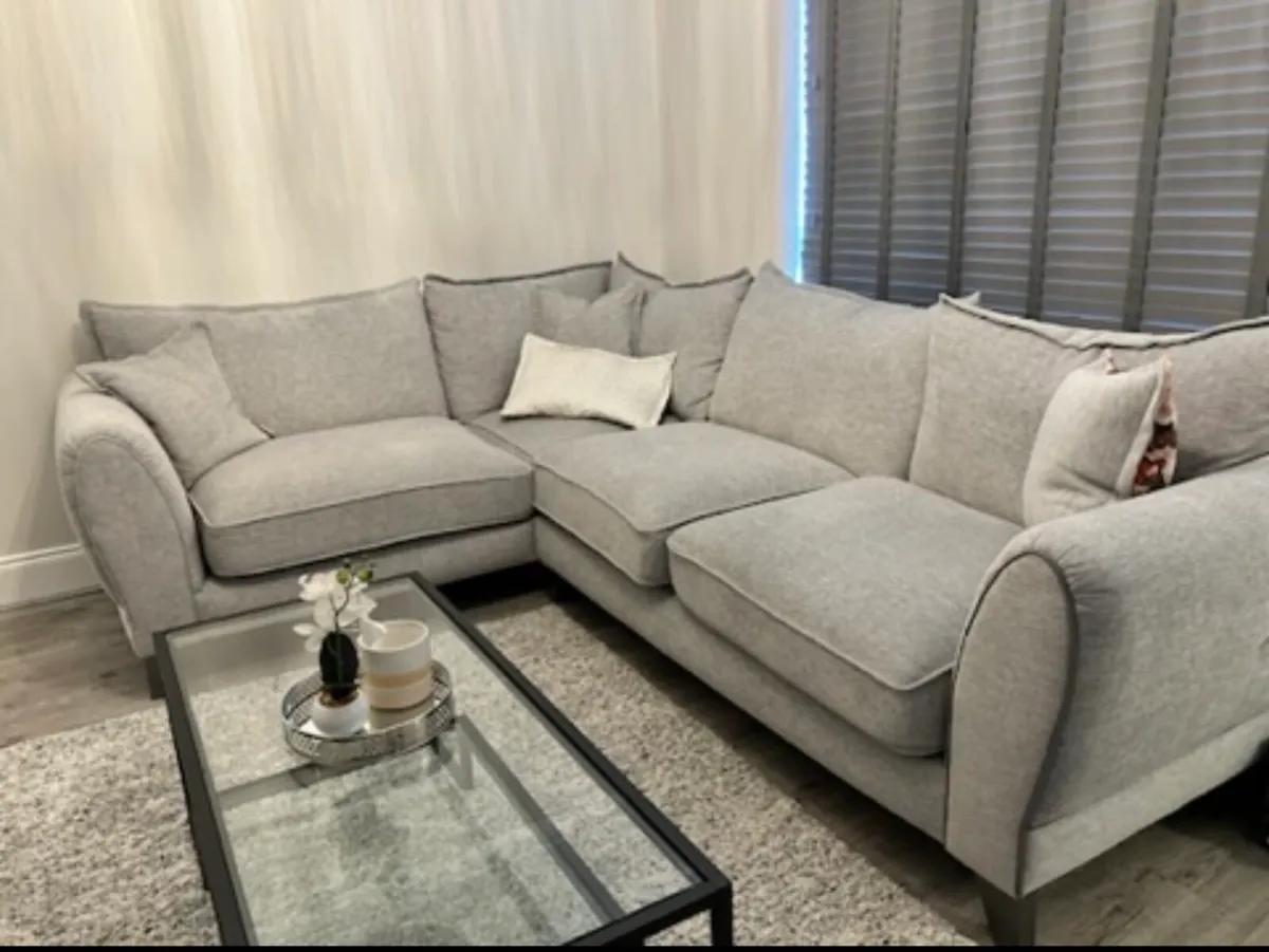 Corner Couch with matching footstool - Image 3