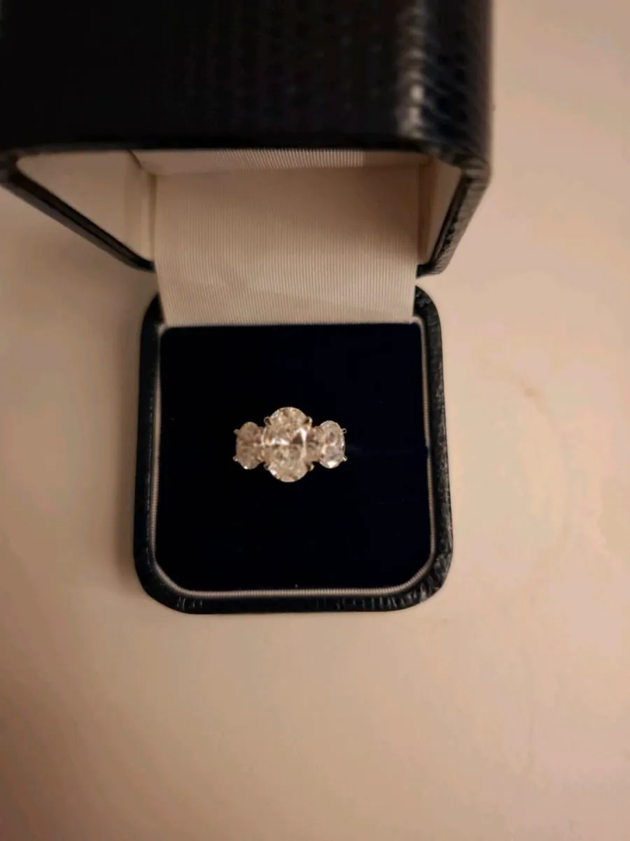 Engagement ring - Image 2
