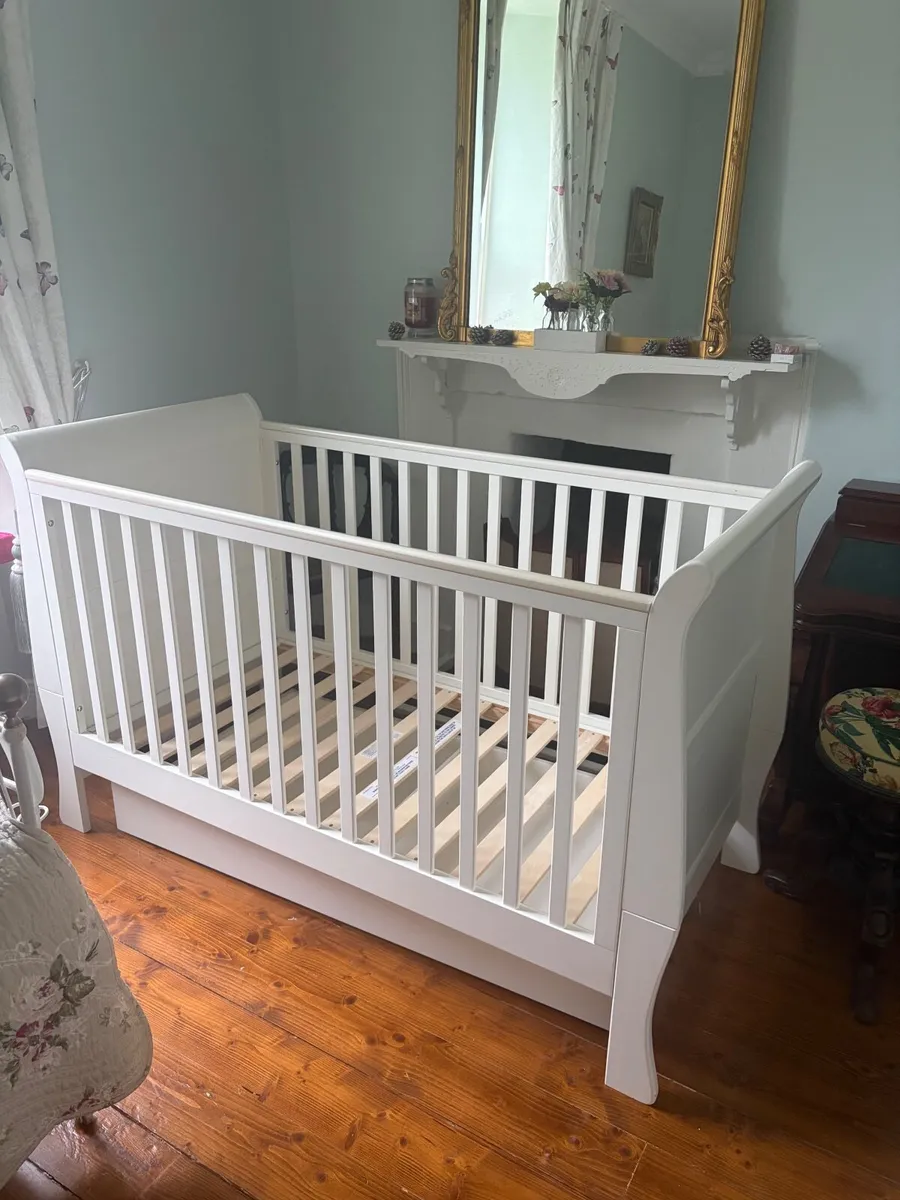 Mamas and Papas cotbed - Image 1
