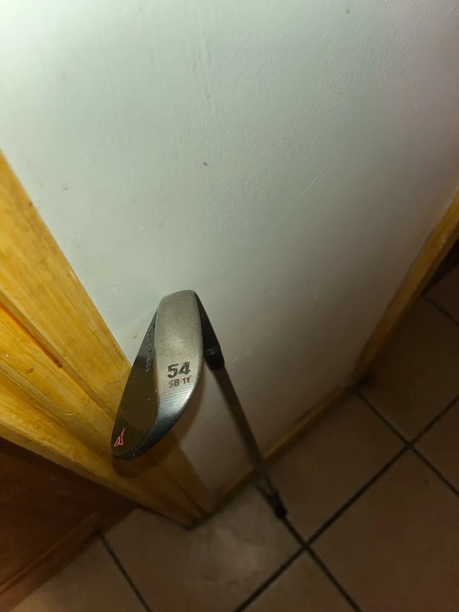 TaylorMade 54° Wedge Left Handed - Image 1