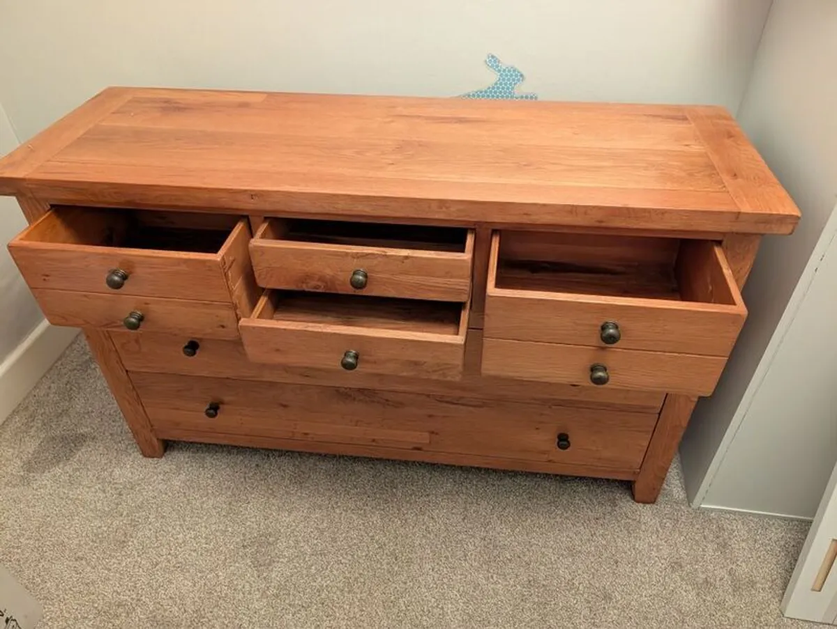 Beautiful solid wood Chest of Drawers - Image 3