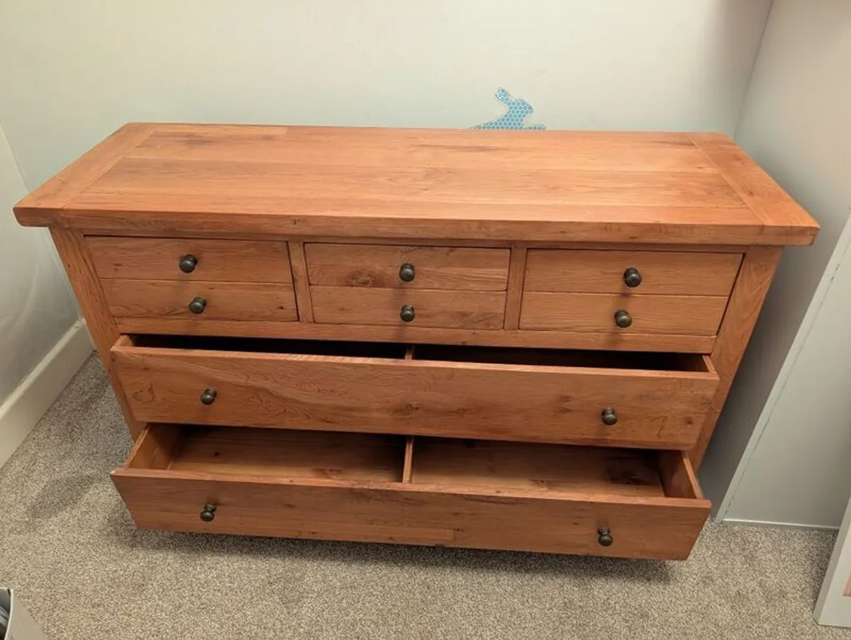 Beautiful solid wood Chest of Drawers - Image 4
