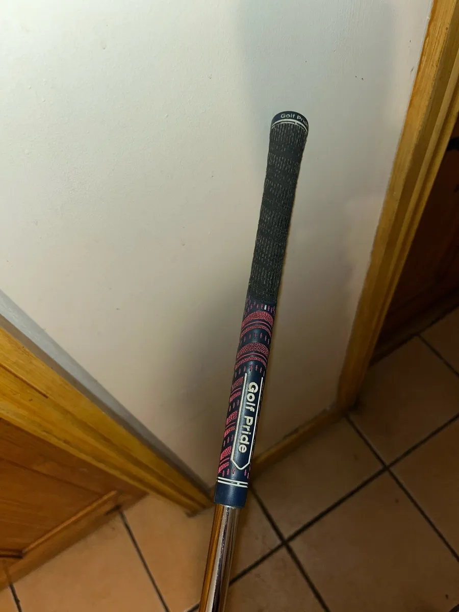 TaylorMade 54° Wedge Left Handed - Image 2