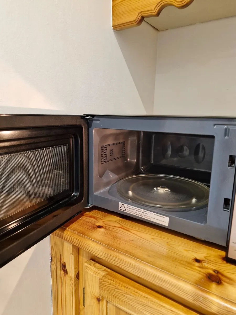 Microwave. - Image 3