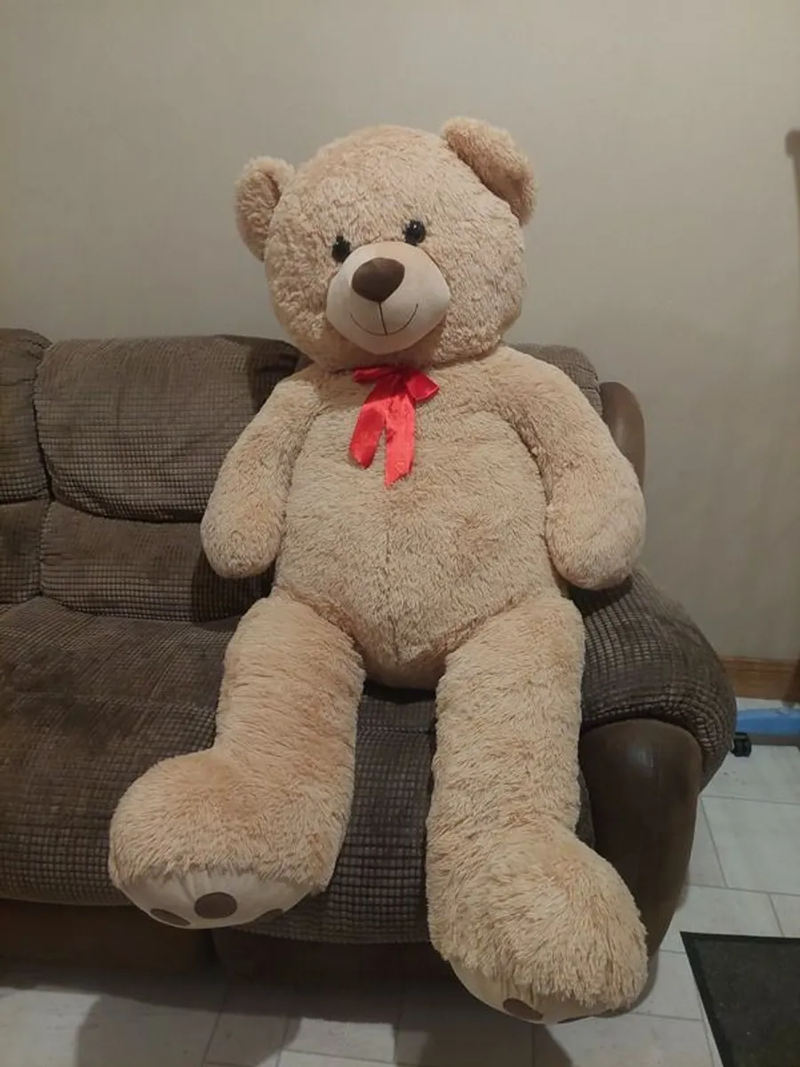 Large plush teddy bear - Image 1