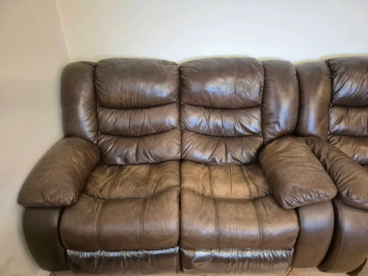 couches - Image 4