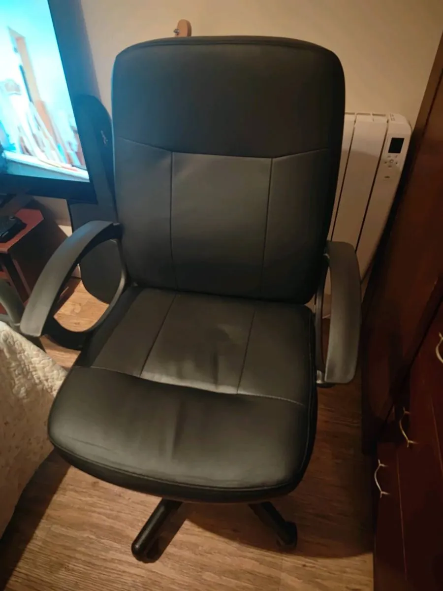 Office chair - Image 3