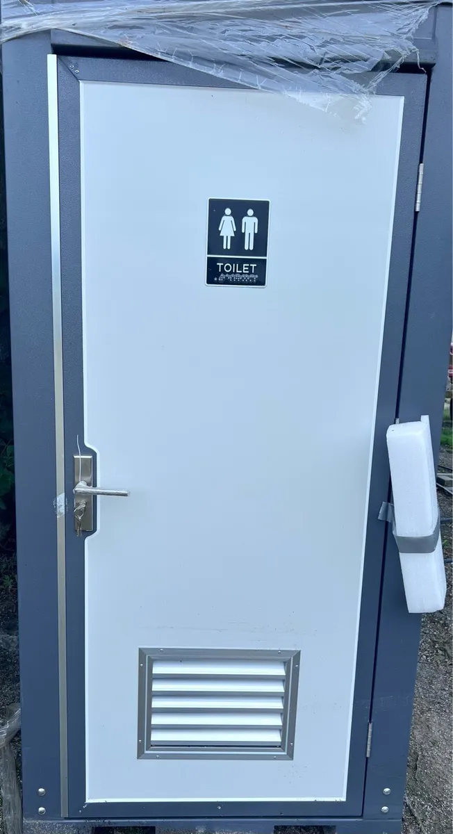 Toilet Block - Image 1