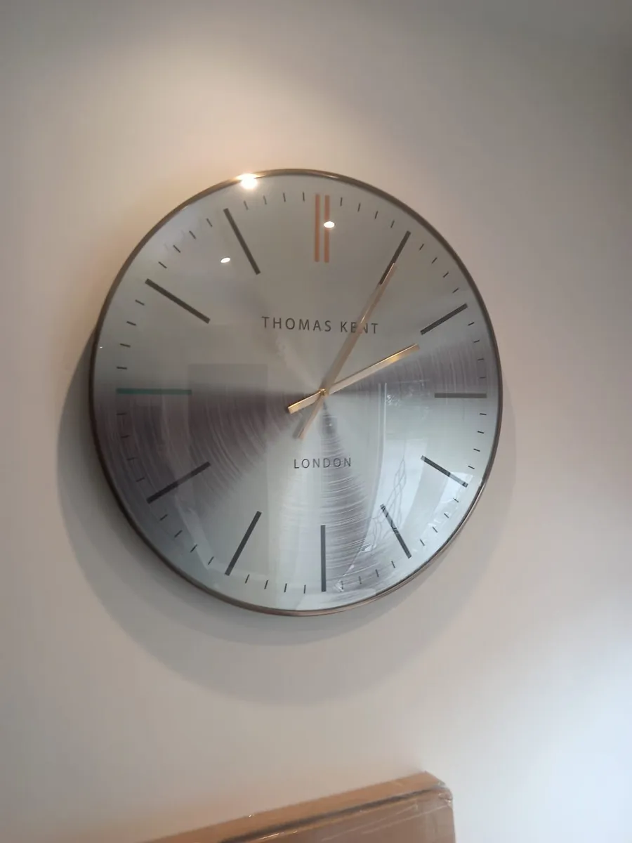 Silver wall clock - Thomas Kent