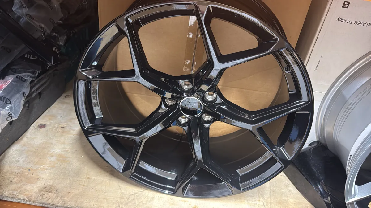 20” Audi a4 a5 a6 a7 black gloss 5x112