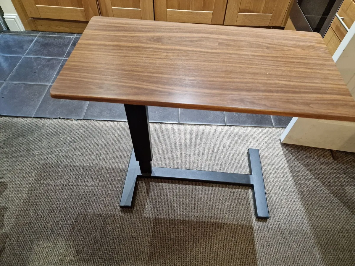 Adjustable table - Image 1