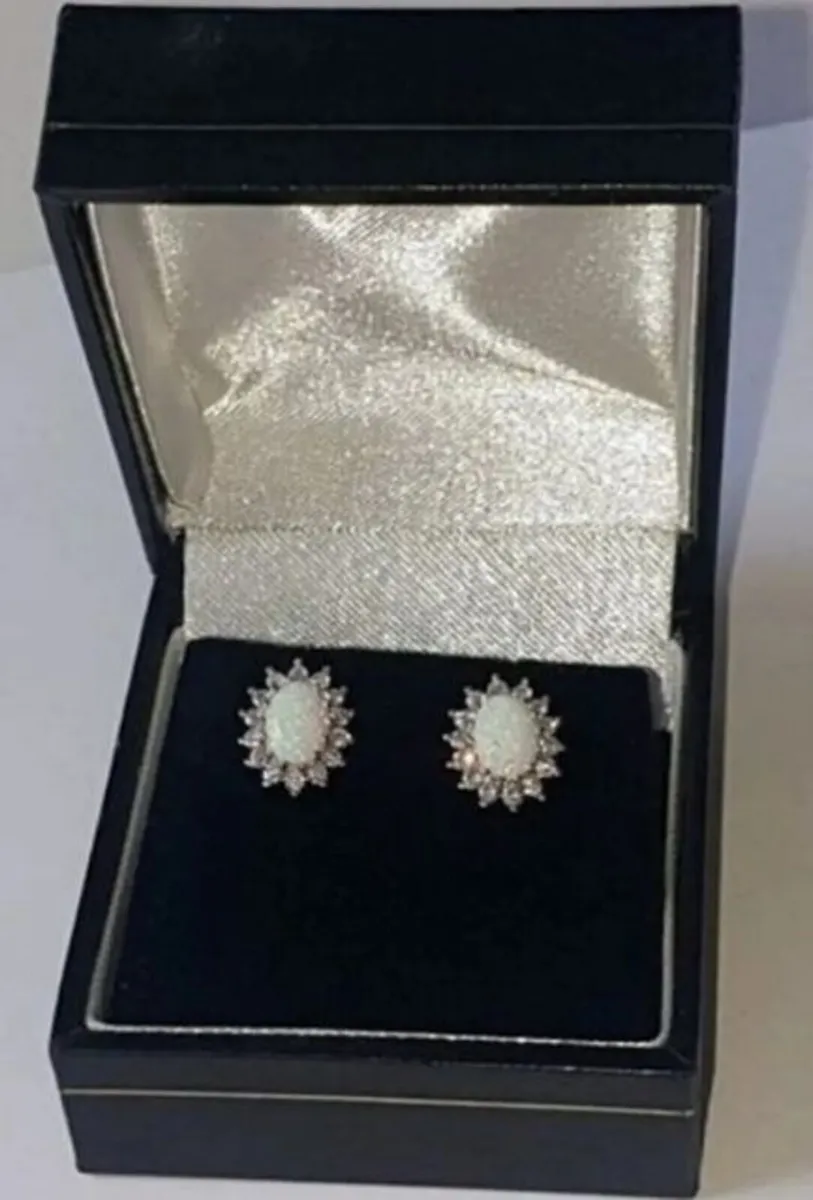 Vintage Hallmarked Silver Opal & Sapphire Clusters - Image 2