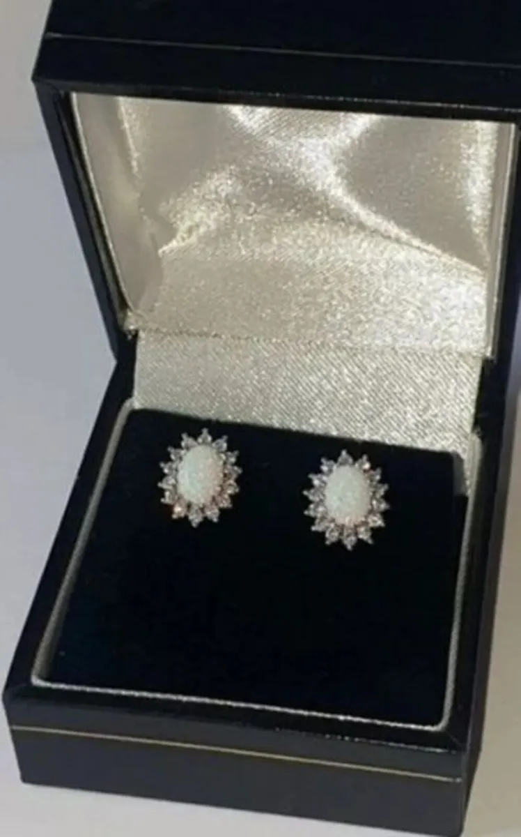Vintage Hallmarked Silver Opal & Sapphire Clusters - Image 3