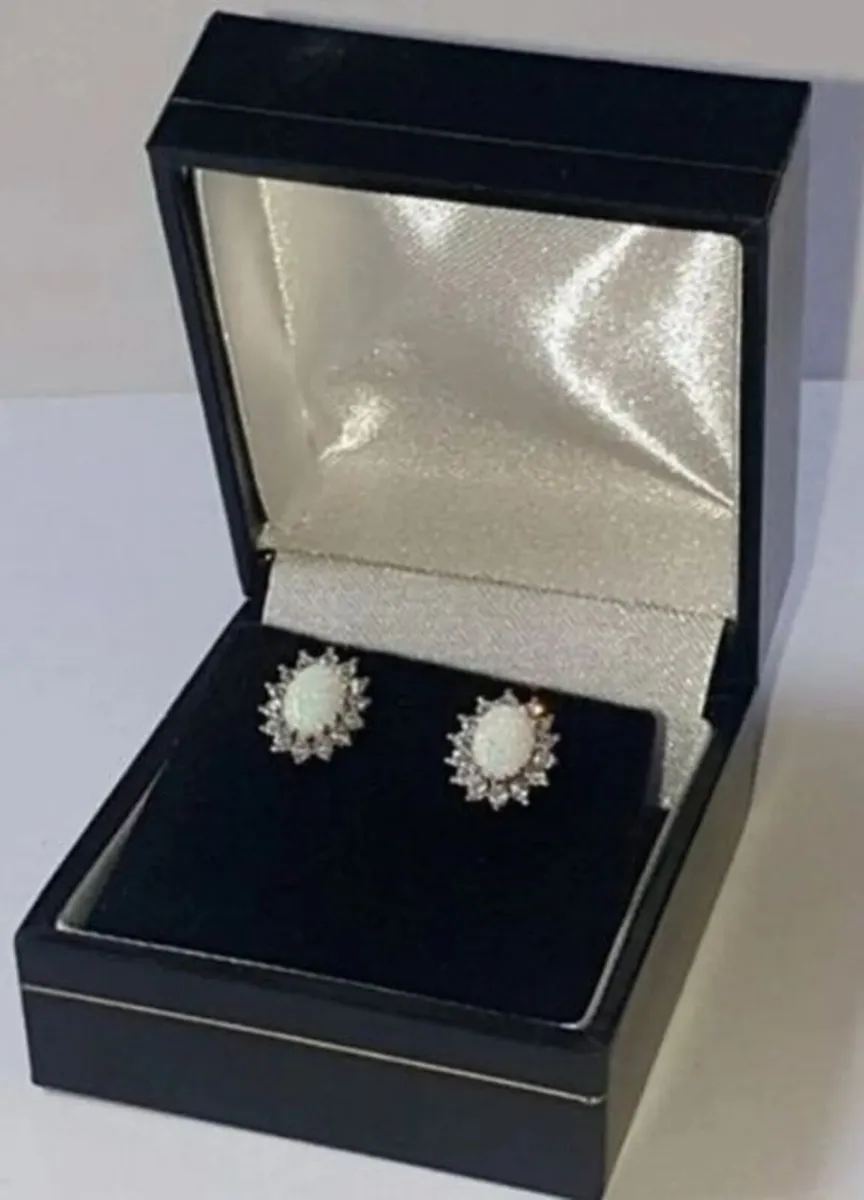 Vintage Hallmarked Silver Opal & Sapphire Clusters - Image 4
