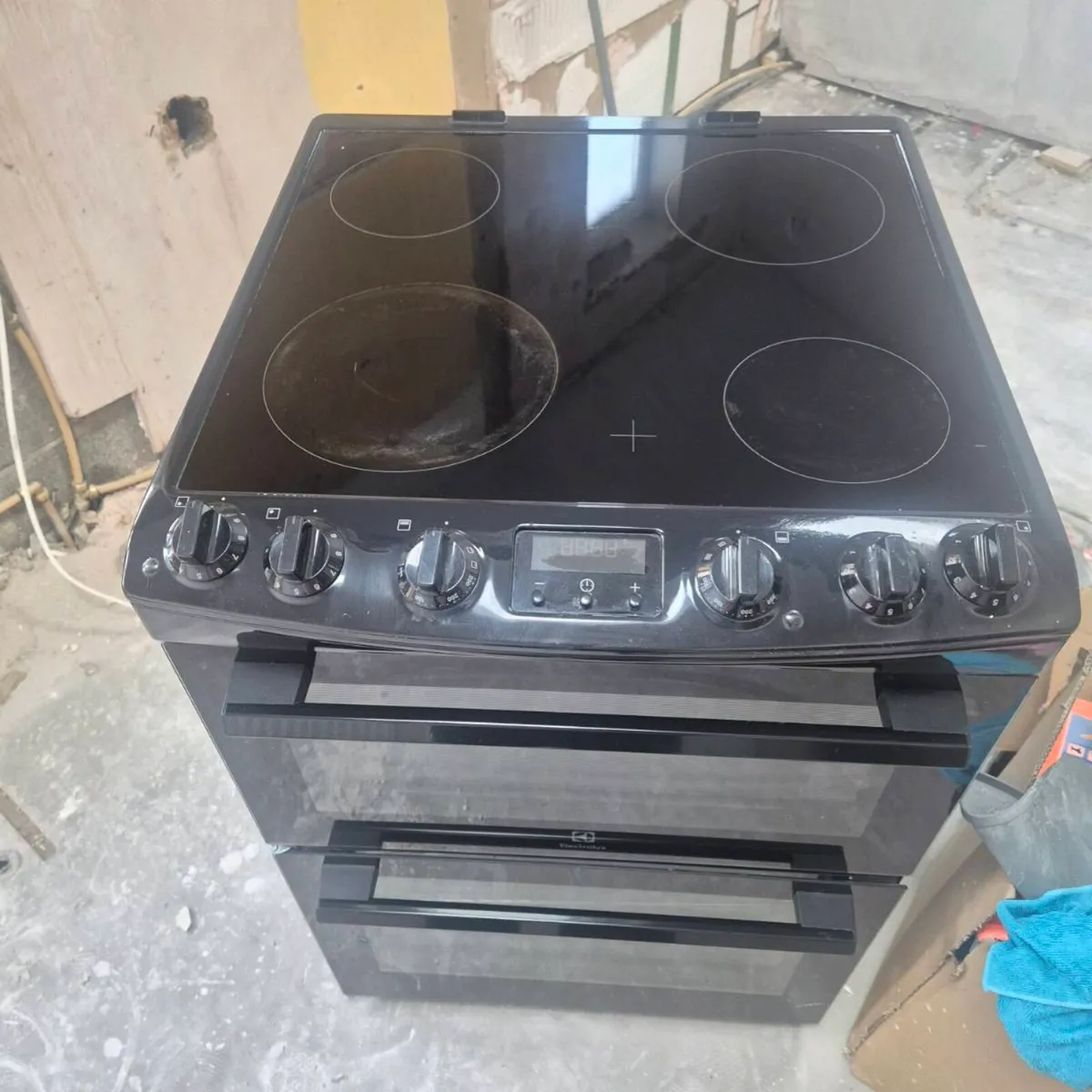 Electrolux Cooker - Image 4