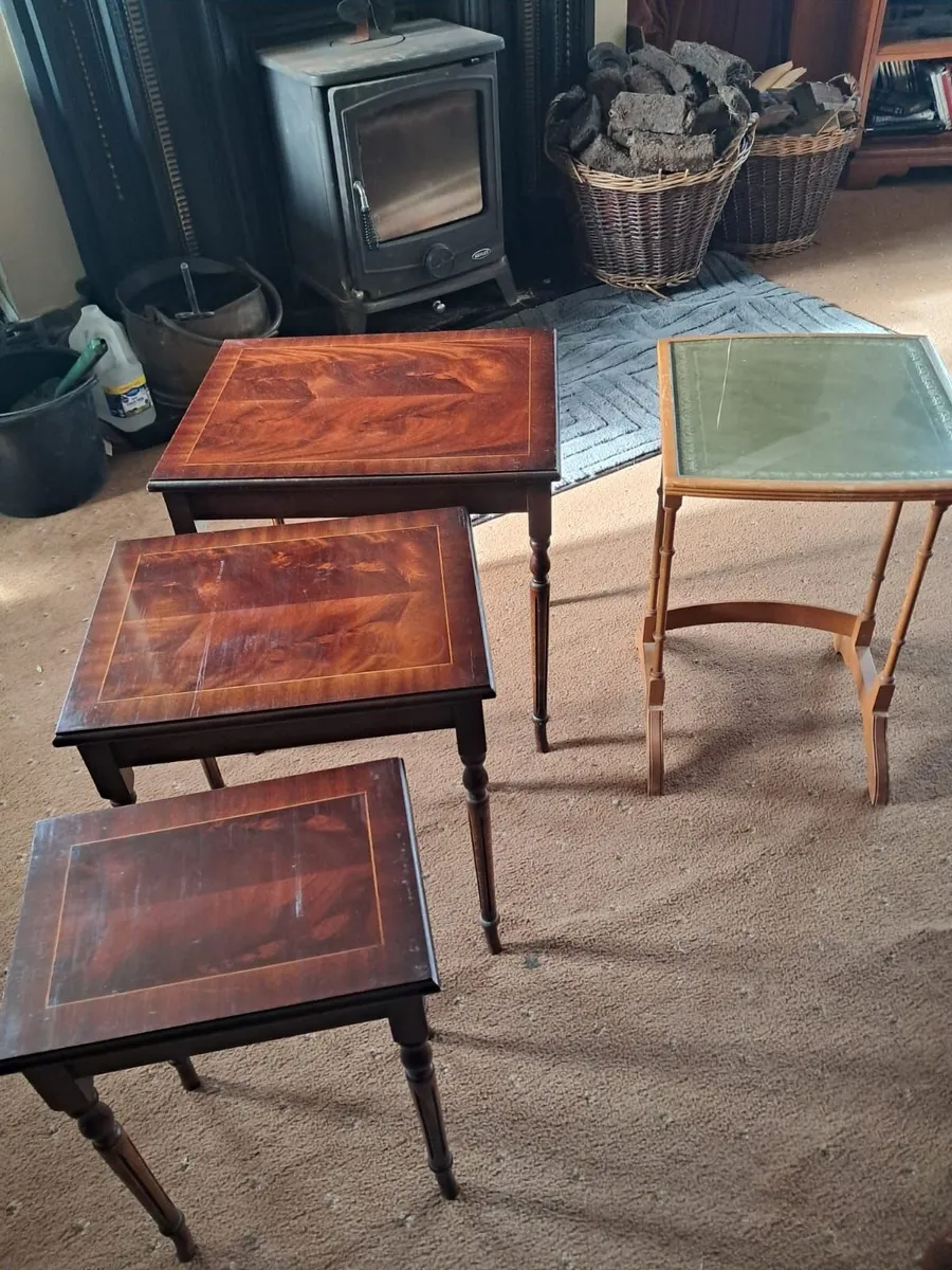 small table , bedside lockers - Image 1