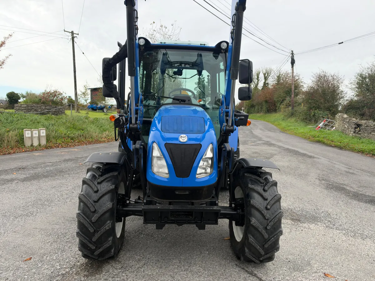 2019 New Holland T4.65 with MX Loader - Image 2