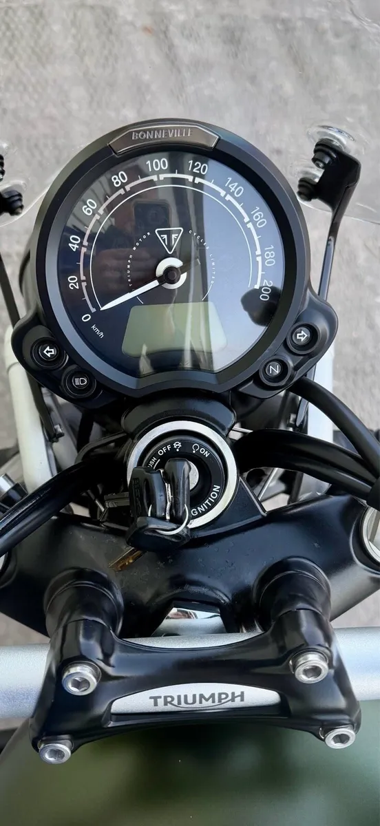 Motorcycle - Image 4