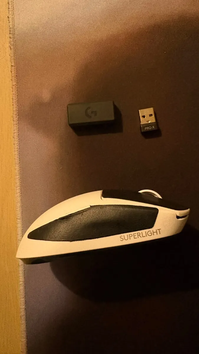 Logitech Wireless Mouse - Image 3