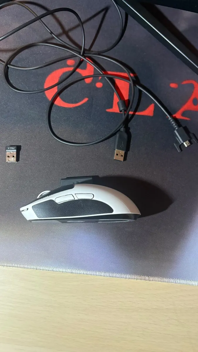 Logitech Wireless Mouse - Image 4
