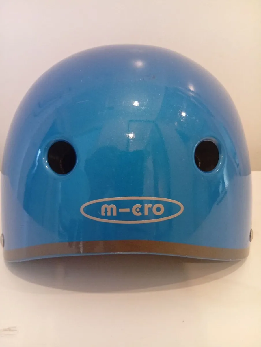 Quality Universal Helmet 3months old - Image 2