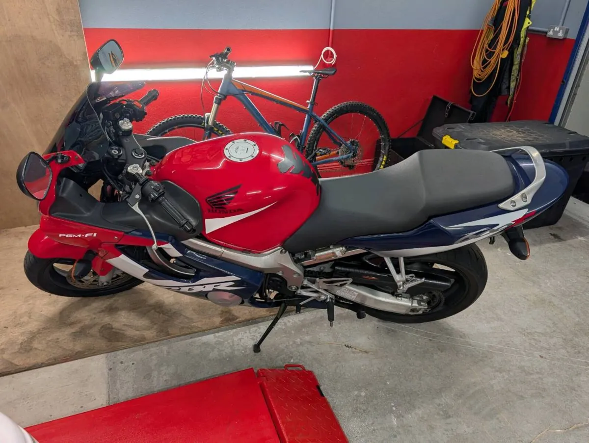 Honda CBR600F - Image 3
