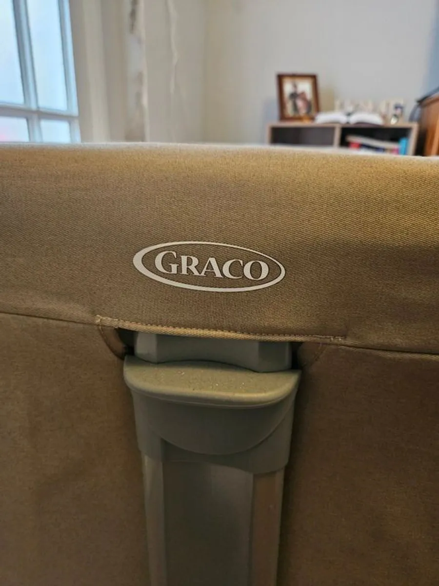 Graco Sweet2Sleep Bedside Crib - Image 3