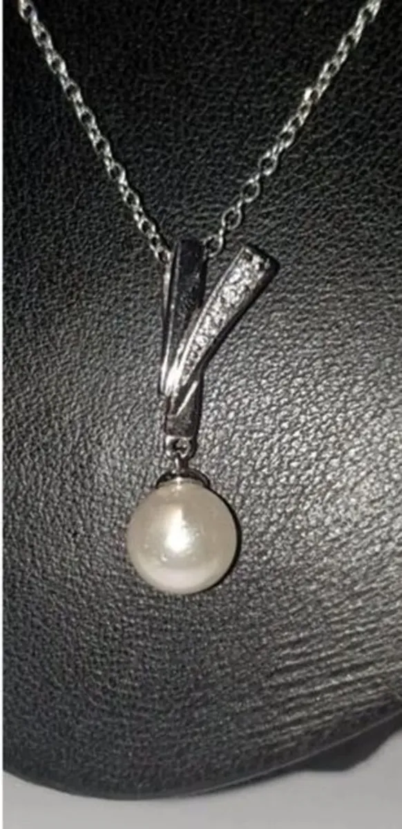 Vintage Hallmarked Silver Pearl & White Topaz - Image 1