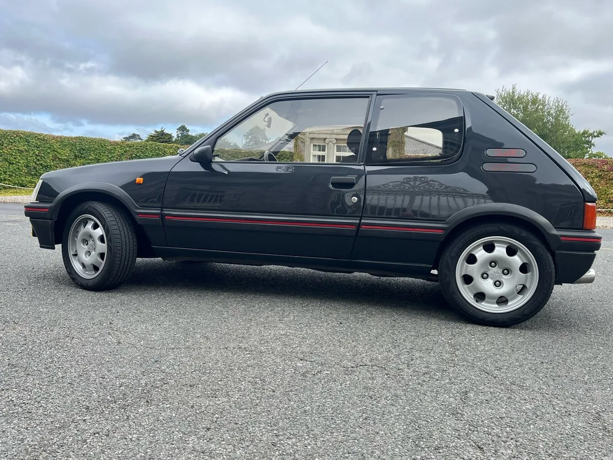 Peugeot 205 gti 1.9 - Image 1